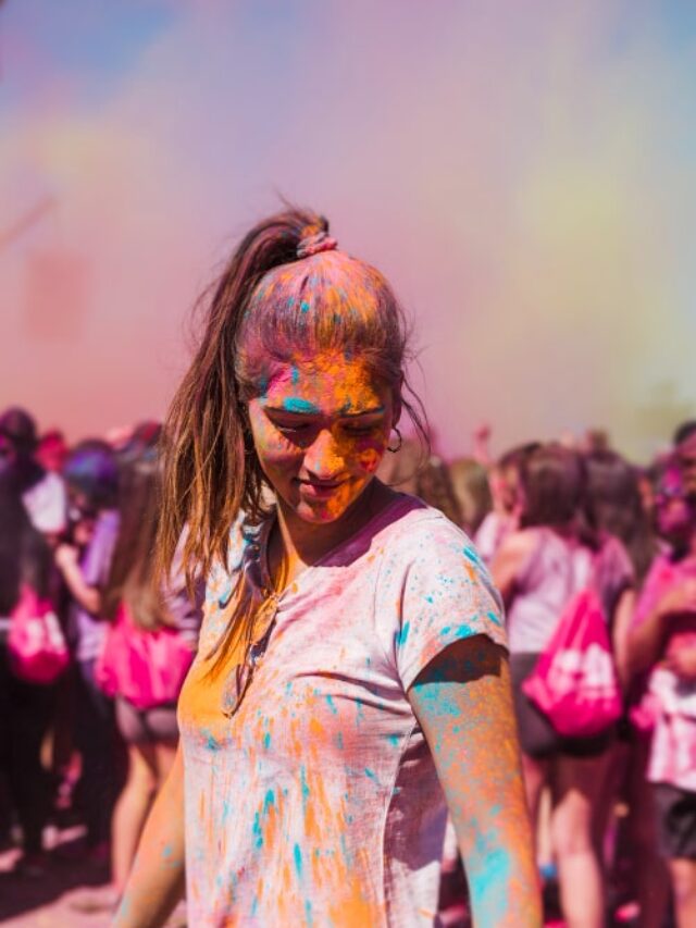 How to take care of hair with Holi colors